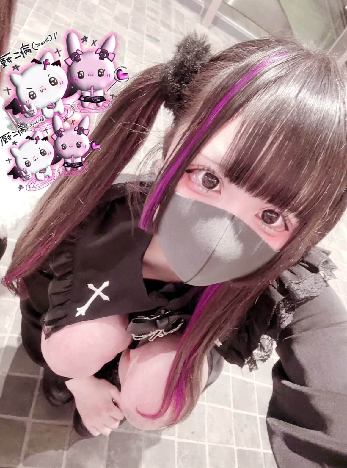 【画像】自撮りだとさらに最強にロリカワイイ地雷系の女の子たち