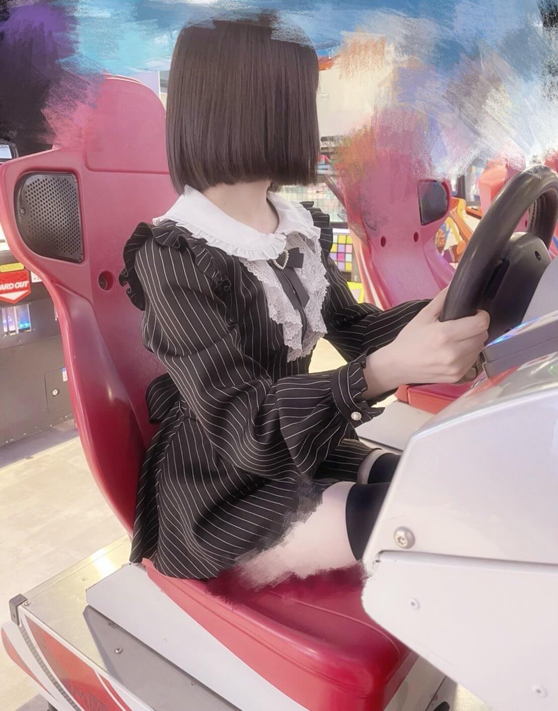 【画像】地雷系の子ってスタイルも良いし私服がカワイイんよ