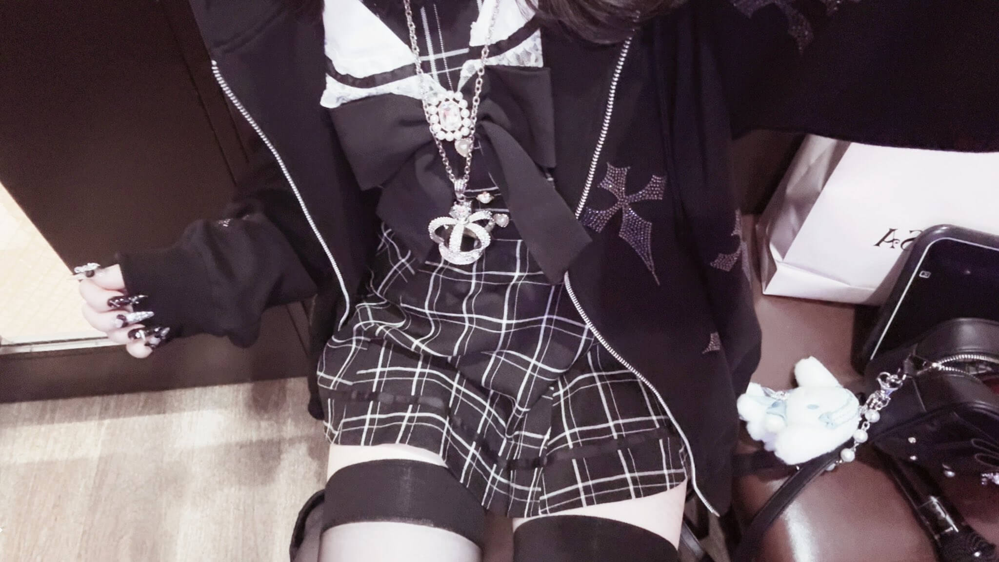 【画像】顔は映ってないけど雰囲気からしてカワイイ地雷系女子ちゃんたち