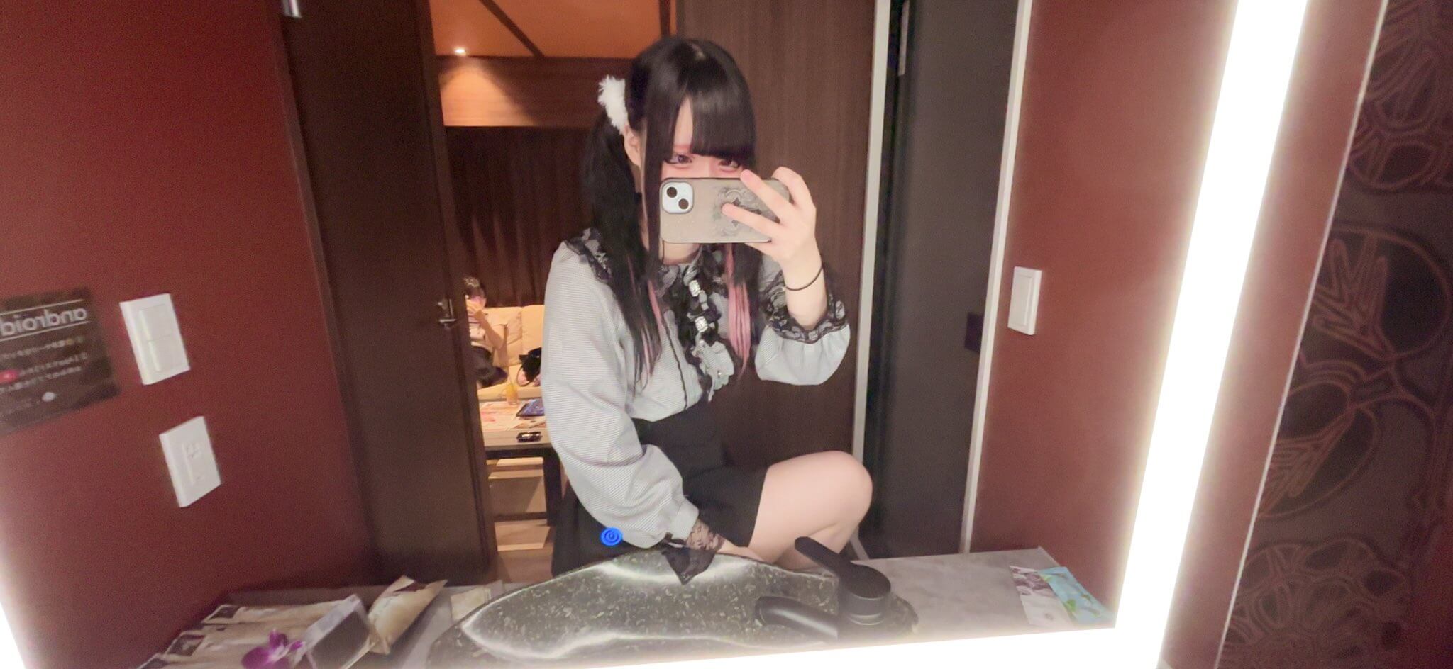 【画像】こういう地雷系の子って交渉すればホイホイやれちゃうんよなｗｗ