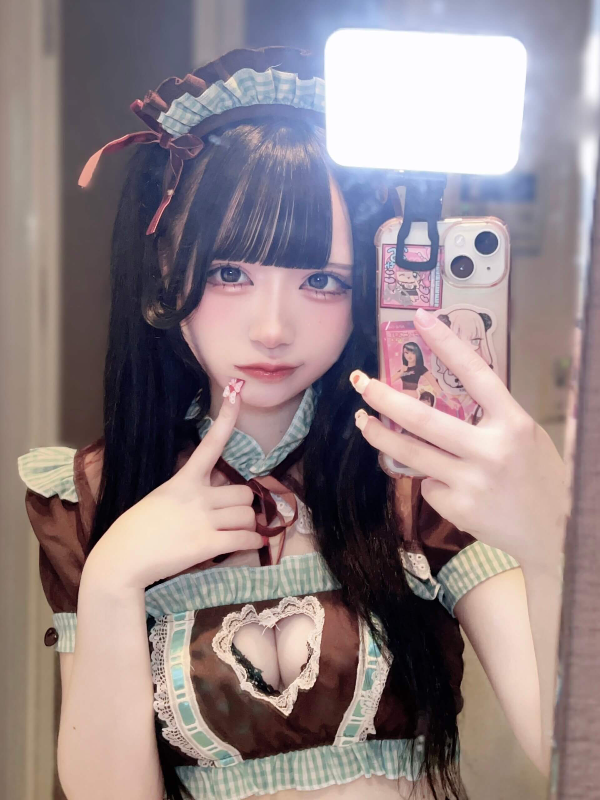 【画像】エロい、カワイイ、おっぱいなコンカフェ嬢が最高！