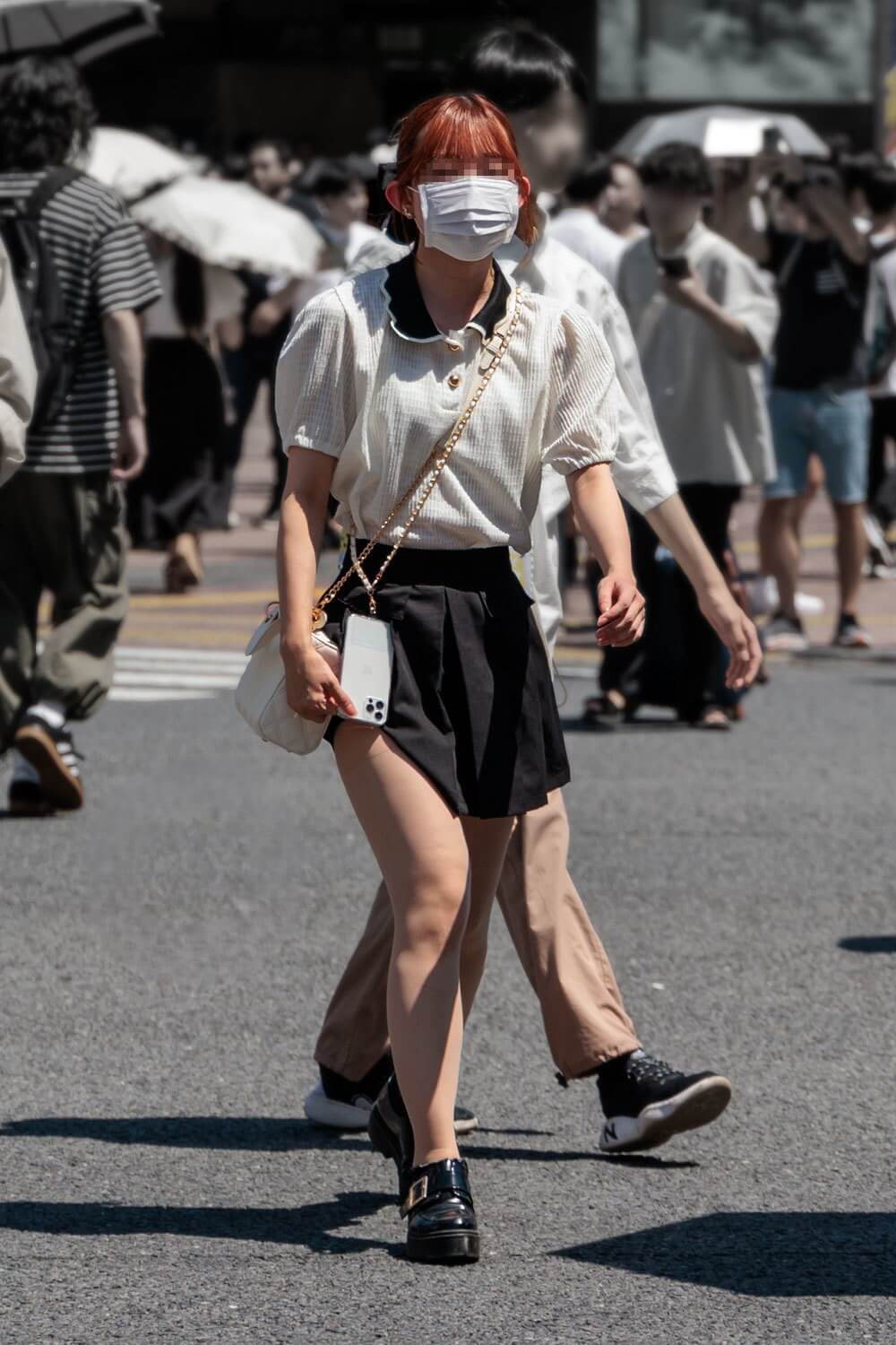 【画像】やっぱ街で見る女の野良ふとももってええな